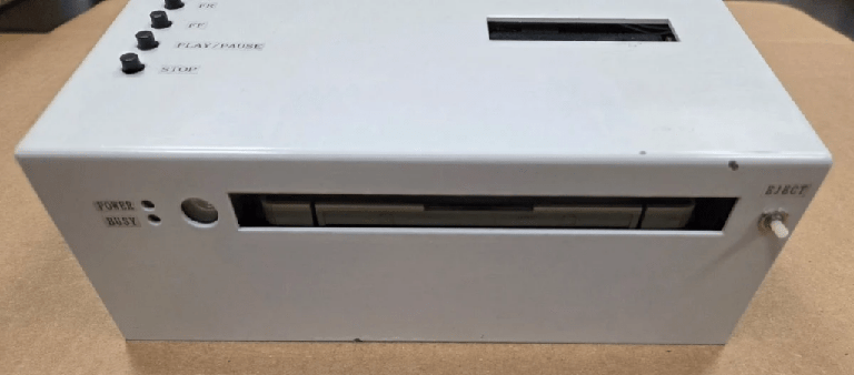 Only existing development machine in the world of “Nintendo PlayStation” has reappeared in the world, plugged directly into the