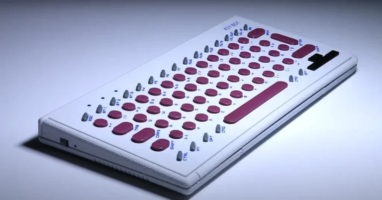 This gameboy style keyboard case is so restored that veteran players cant resist: When nostalgia meets creativity, amazing products are often born!